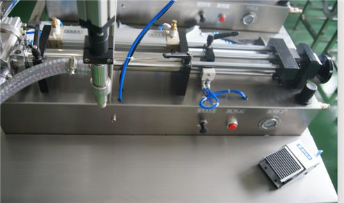 Горизонтальная разливочная машина полностью пневматическая полуавтоматическая жидкость для наполнения оборудования для шампуня1