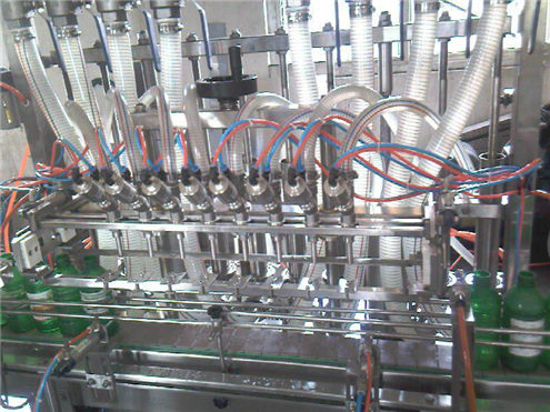Линейная разливочная машина, автоматическое наполнение жидким наполнителем, 10 головок Abfuellmaschine fuer Fluessigkeit